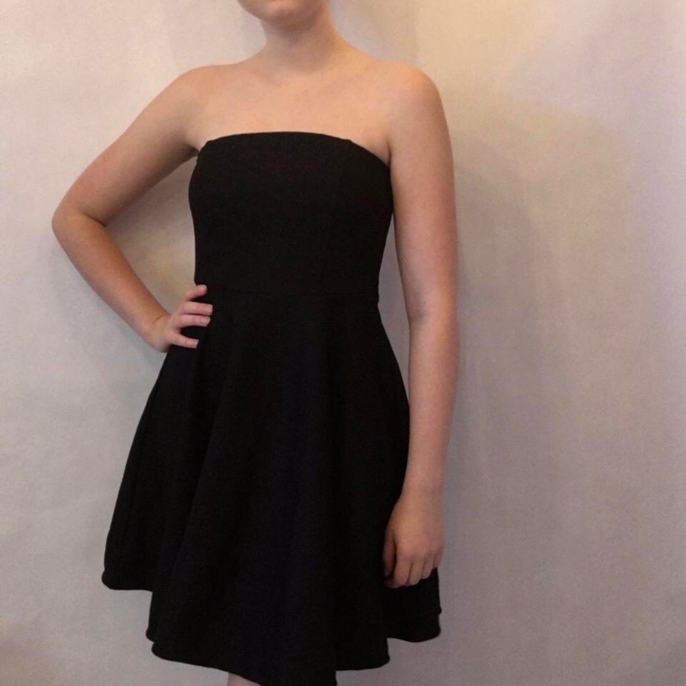Cute strapless black lace mini dress